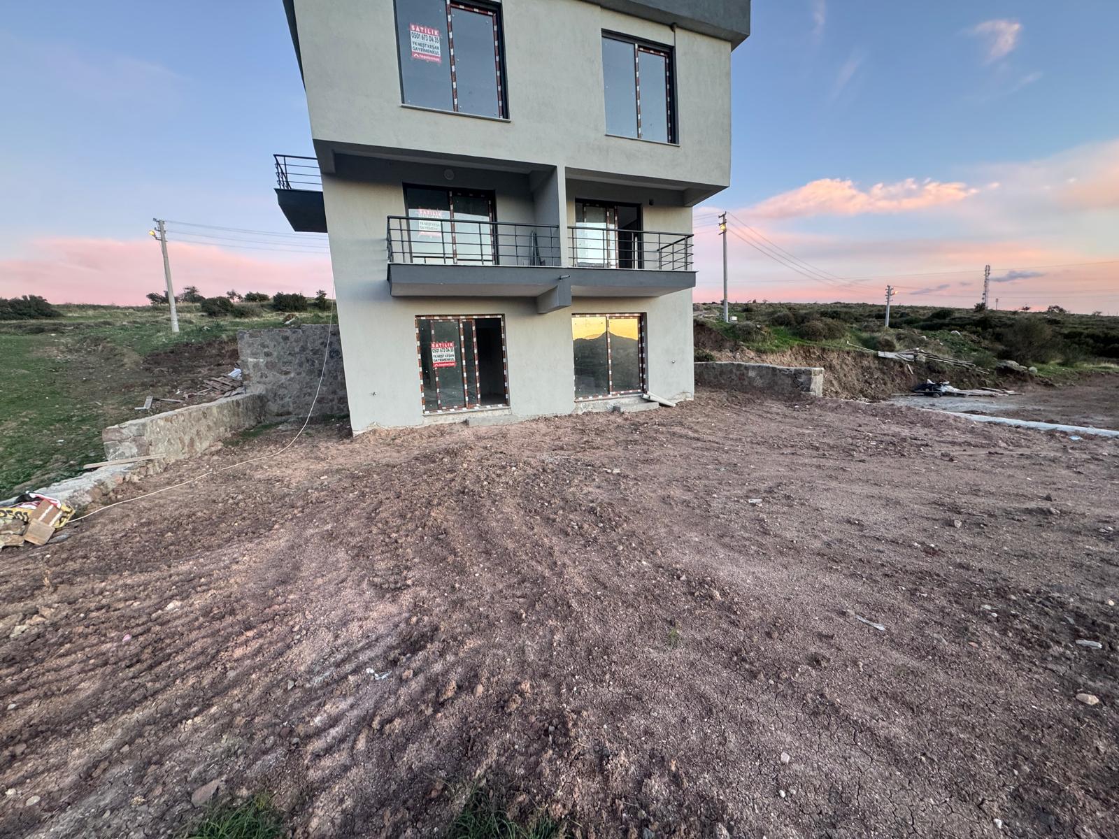 Dikili Çandarlı Yaylayurtta Full Deniz Manzaralı 4+1 İkiz Villa